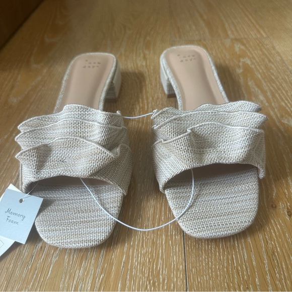 A New Day Memory Foam Sandals - Picture 6 of 6